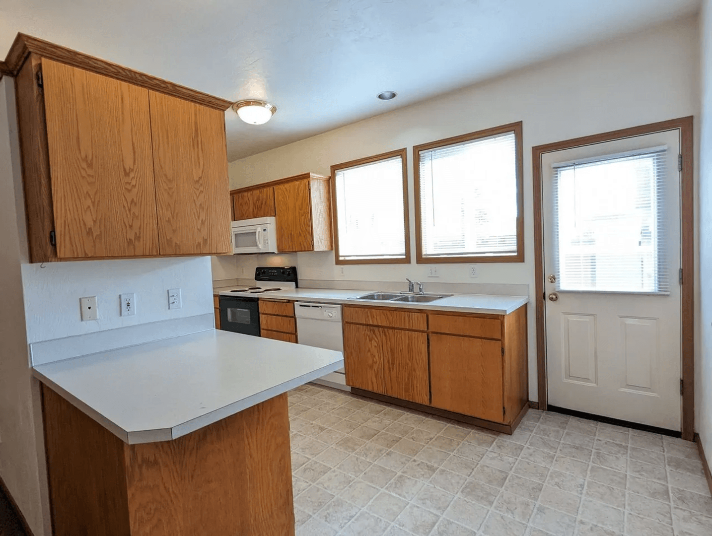 Eugene Apartment: 2360-2366 Willamette St.