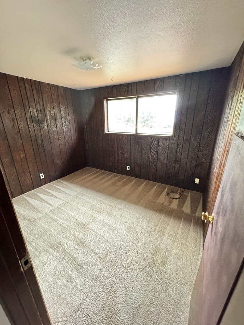 Springfield Apartment: 103 & 105 South 70th Street