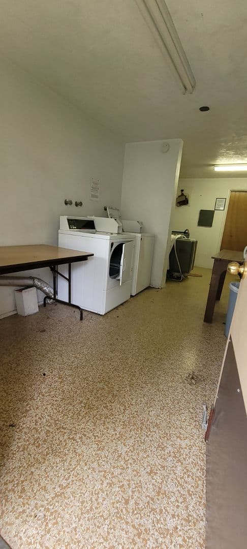 Eugene Apartment: 1350 Lawrence St