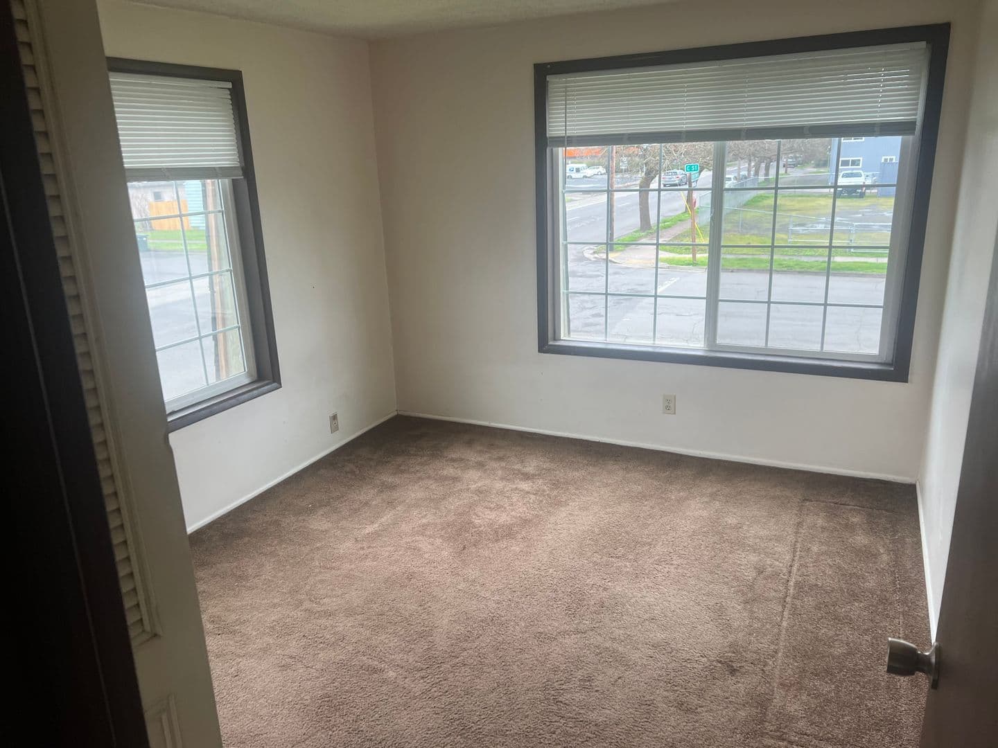 Springfield Apartment: 154 C Street