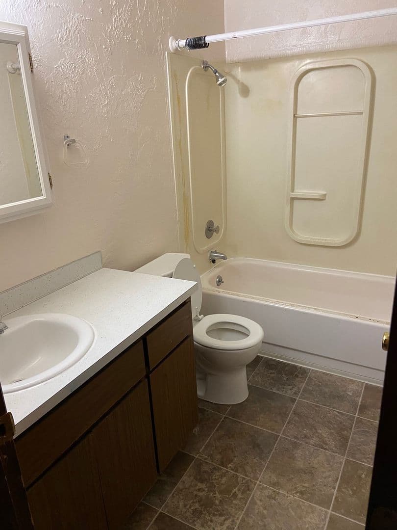 Springfield House: 4117 Bluebelle Way