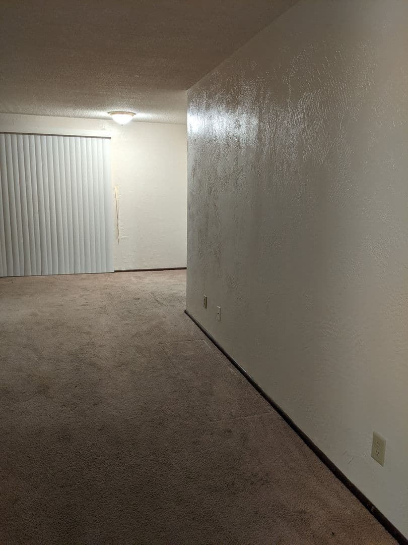 Eugene Apartment: 4001 Potter Street