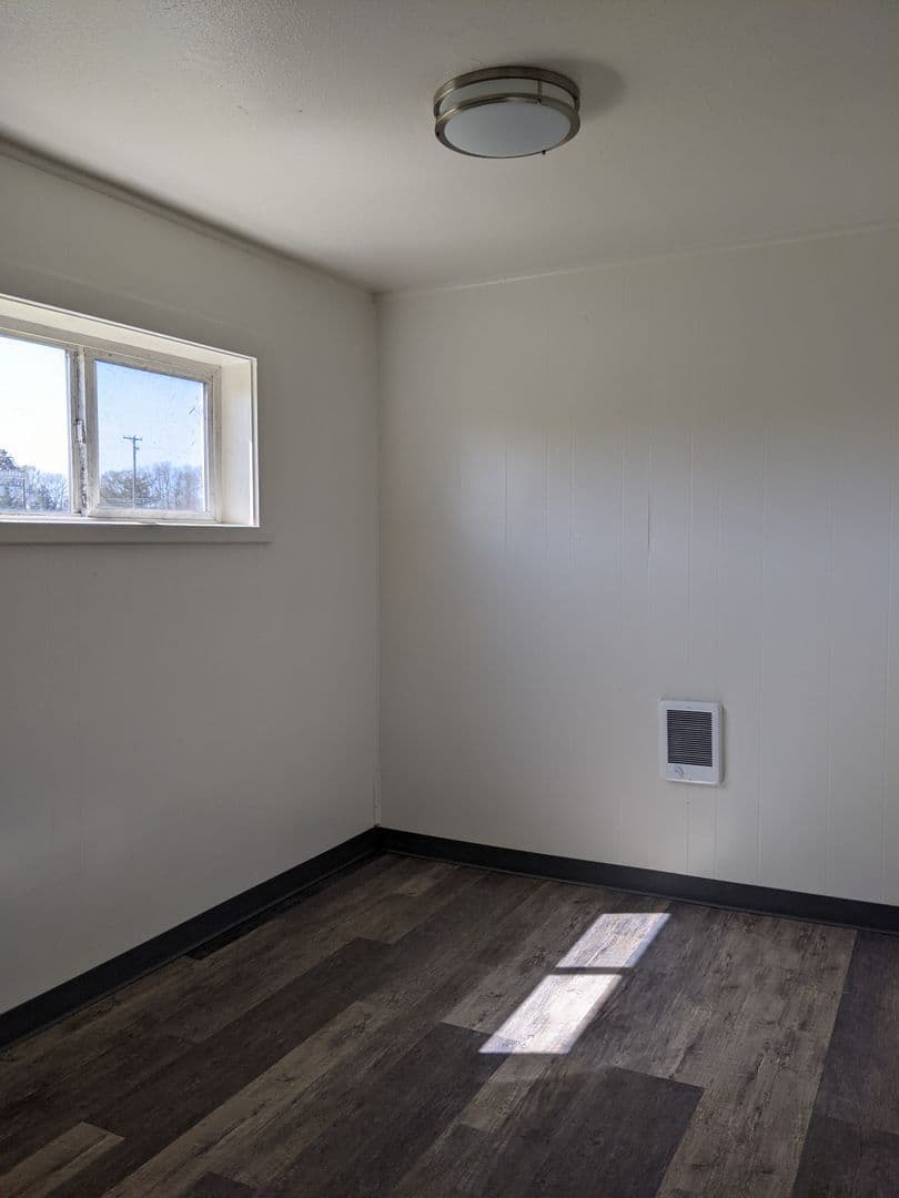Harrisburg Apartment: 23475 Hwy 99 E