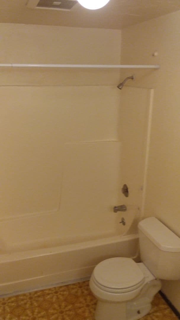 Springfield Apartment: 461 & 463 S. 49th Place