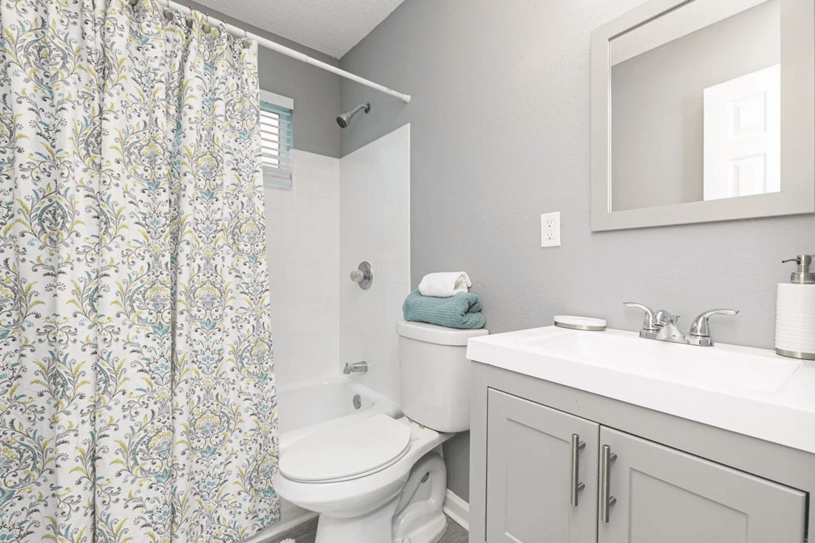 Atlanta Apartment: 2001 Sylvan Road SW