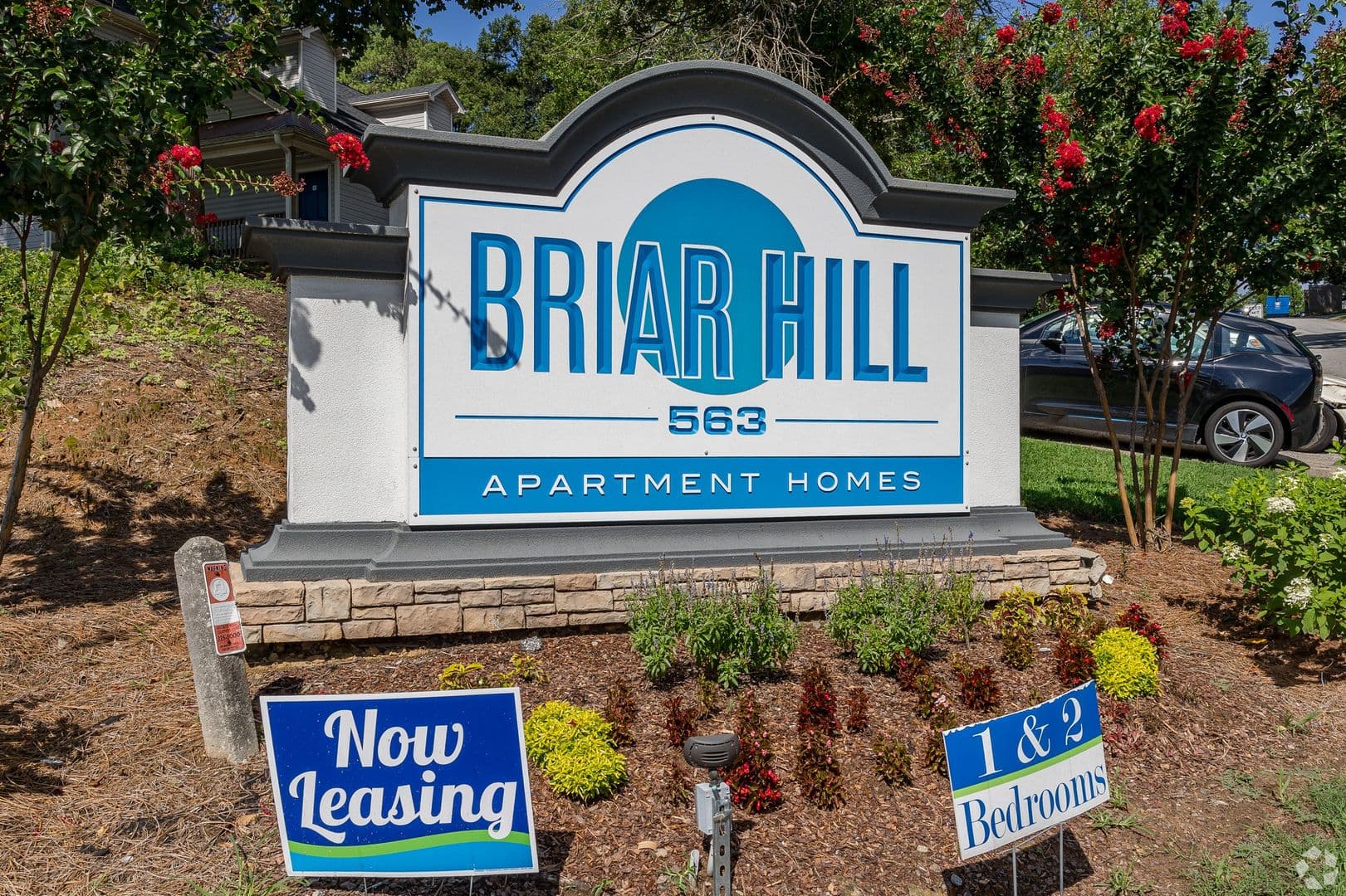 Riverdale Apartment: 563 Briar Hill Ct