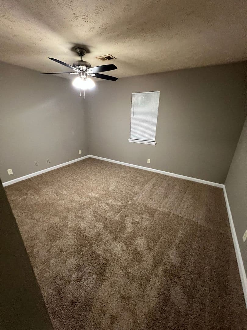 Snellville Apartment: 3125-3127 Sarah Lou Drive
