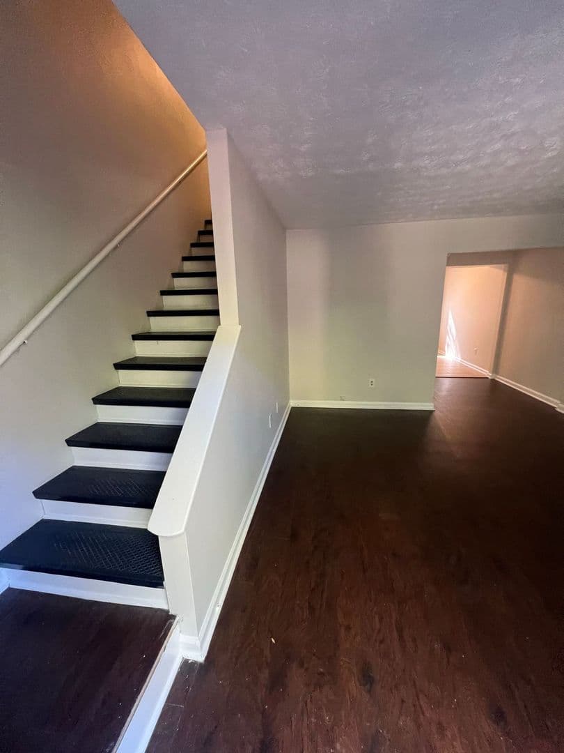 Buford House: 92 N. Alexander Street - #8