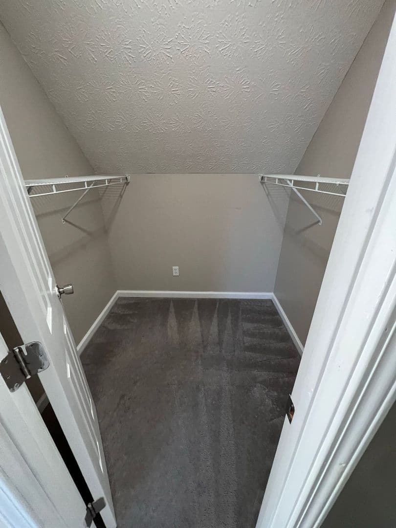 Loganville House: 3835 Cool Springs Point
