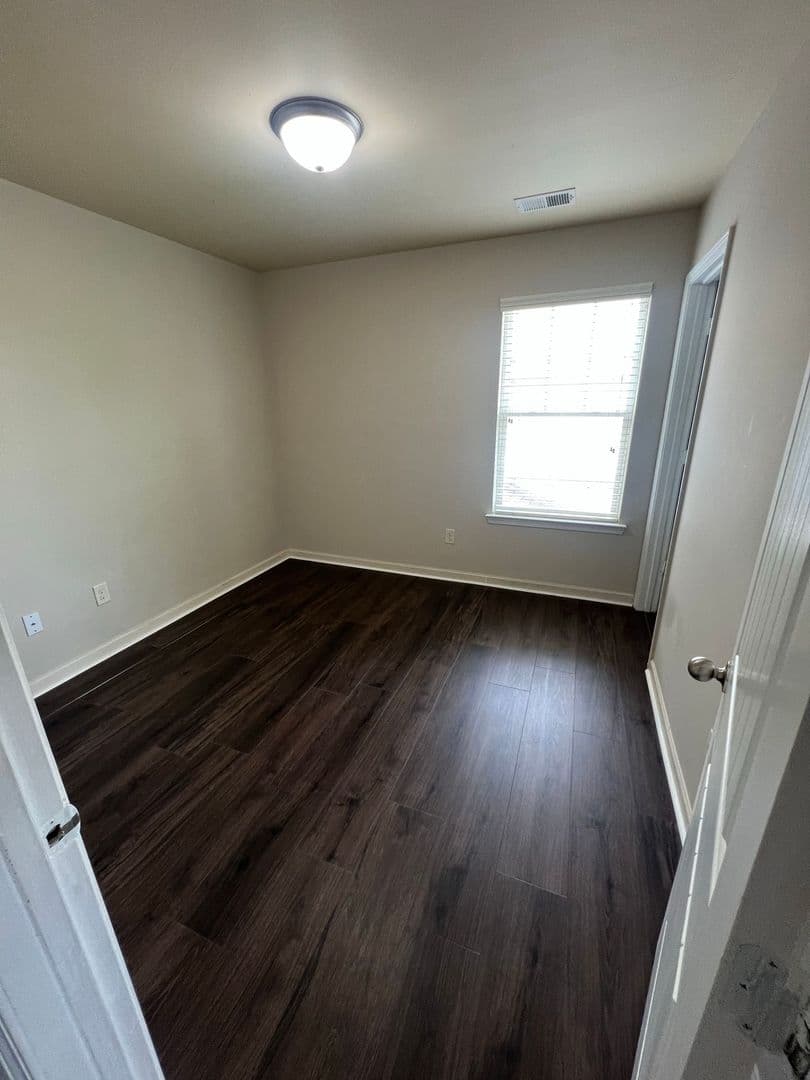 Lawrenceville House: 373 Lobdale Falls Drive