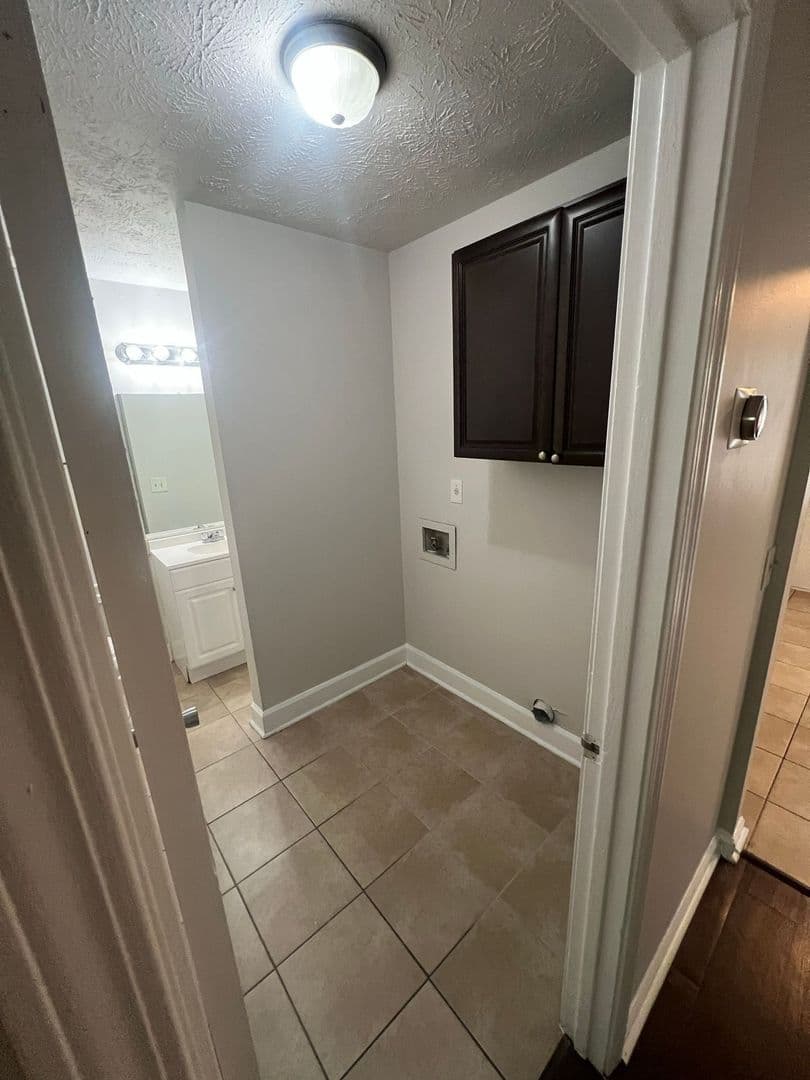 Buford House: 92 N. Alexander Street - #8