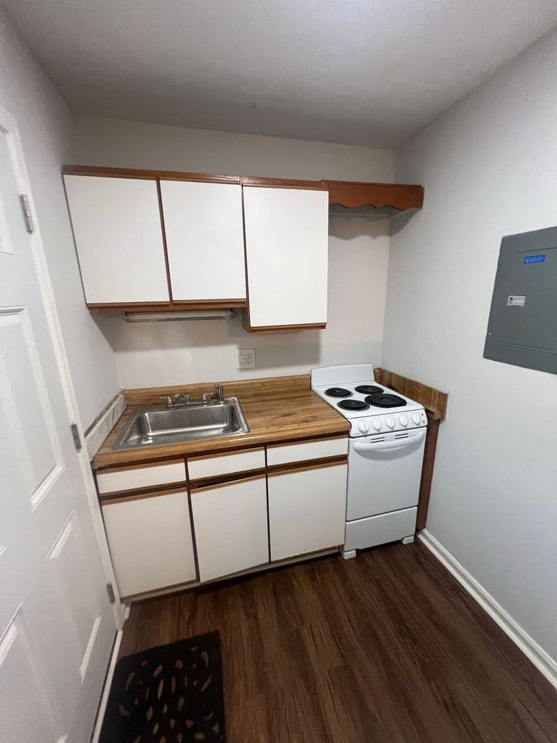 Sugar Hill Apartment: 4698 Cook Drive