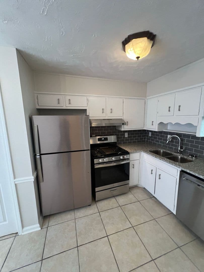 Lawrenceville Apartment: 838-840 Stillwater Lane