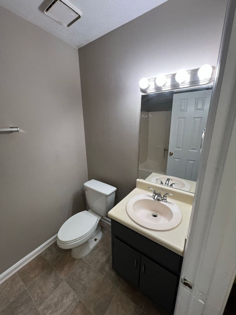 Snellville Apartment: 3125-3127 Sarah Lou Drive