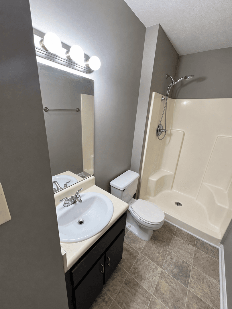 Snellville Apartment: 3125-3127 Sarah Lou Drive