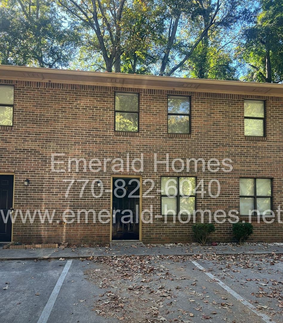 Buford House: 92 N. Alexander Street - #8