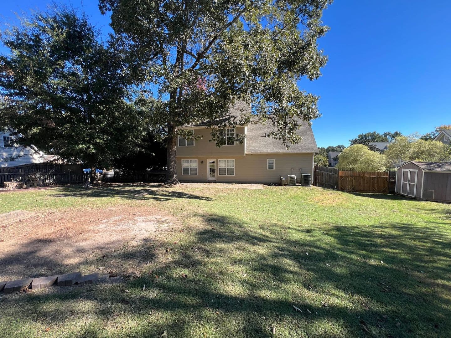 Loganville House: 3835 Cool Springs Point