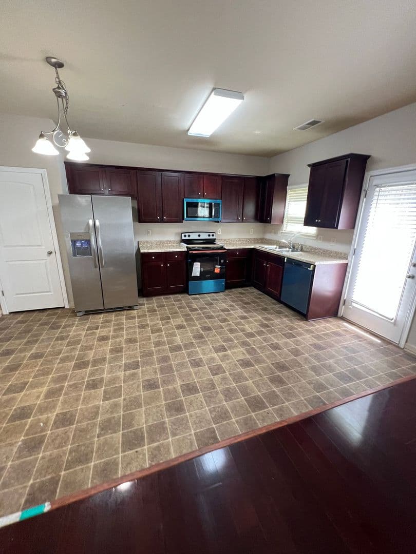 Lawrenceville House: 373 Lobdale Falls Drive