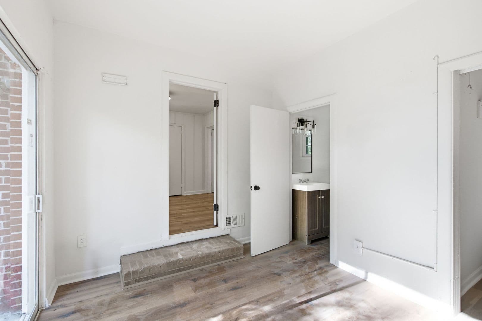 Decatur House: 2801 Mitchell Drive