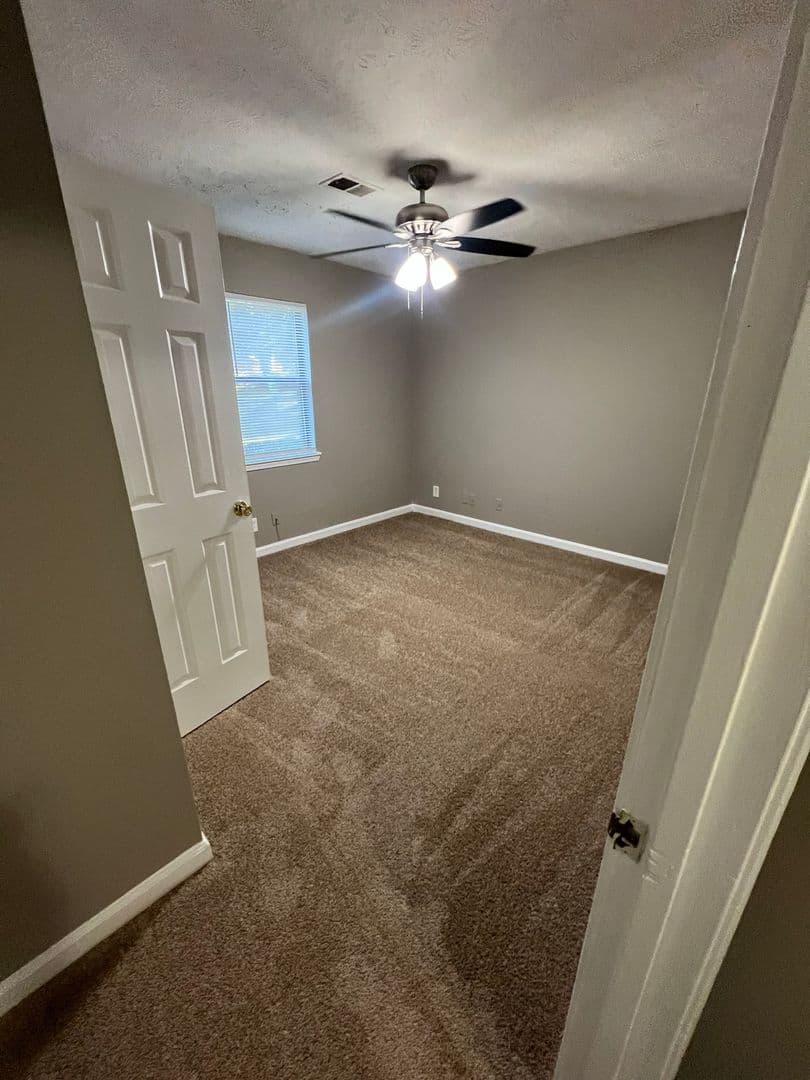 Snellville Apartment: 3125-3127 Sarah Lou Drive