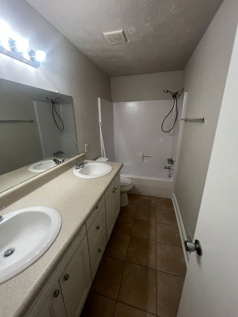 Buford House: 92 N. Alexander Street - #8