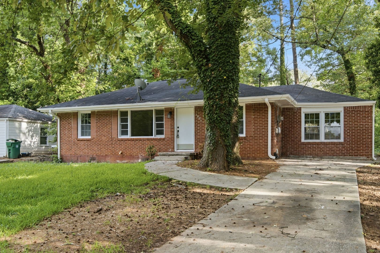 Decatur House: 2801 Mitchell Drive