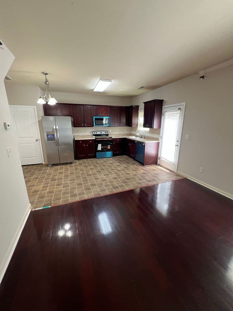 Lawrenceville House: 373 Lobdale Falls Drive