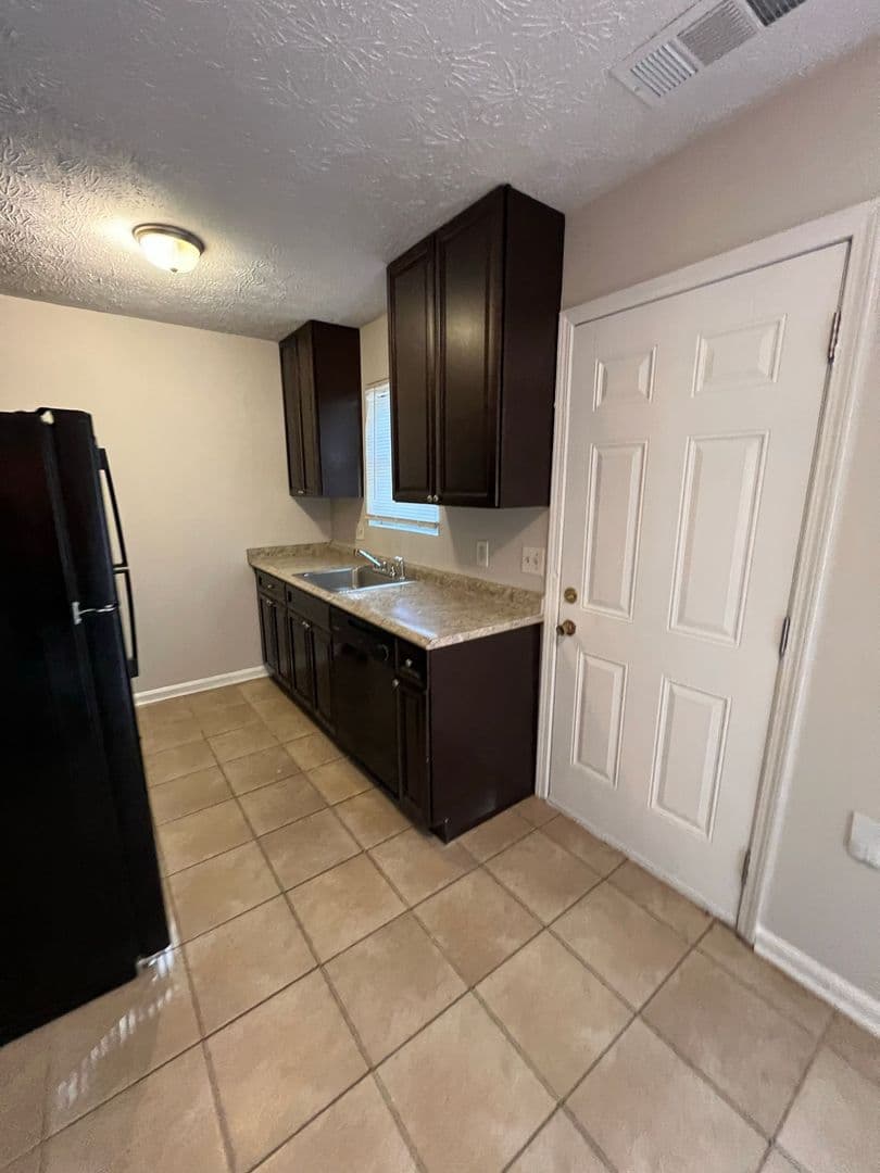 Buford House: 92 N. Alexander Street - #8
