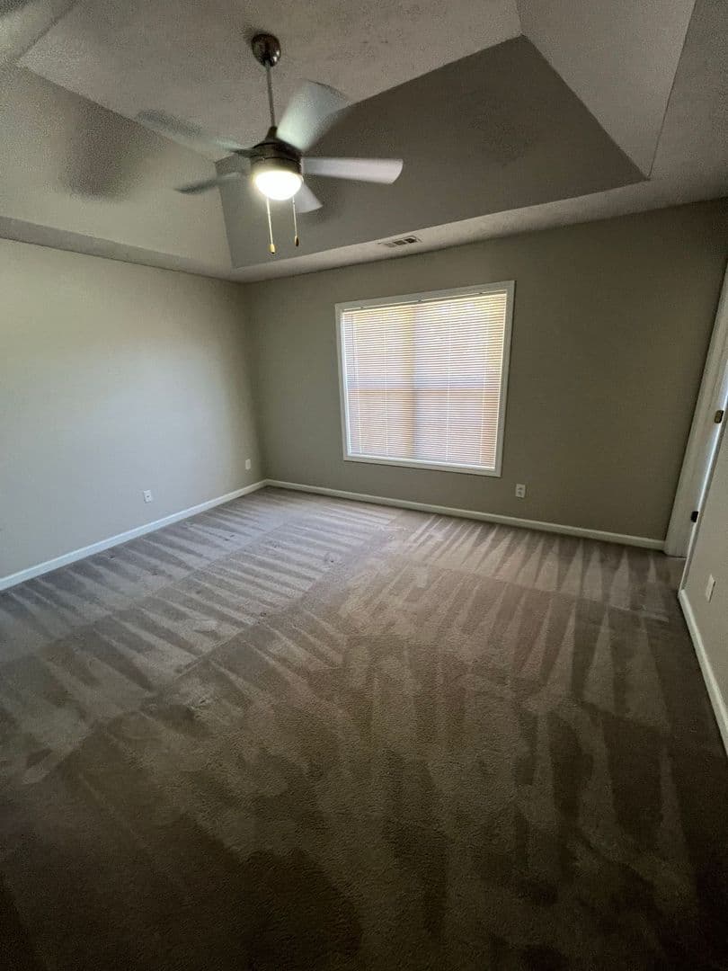Loganville House: 3835 Cool Springs Point