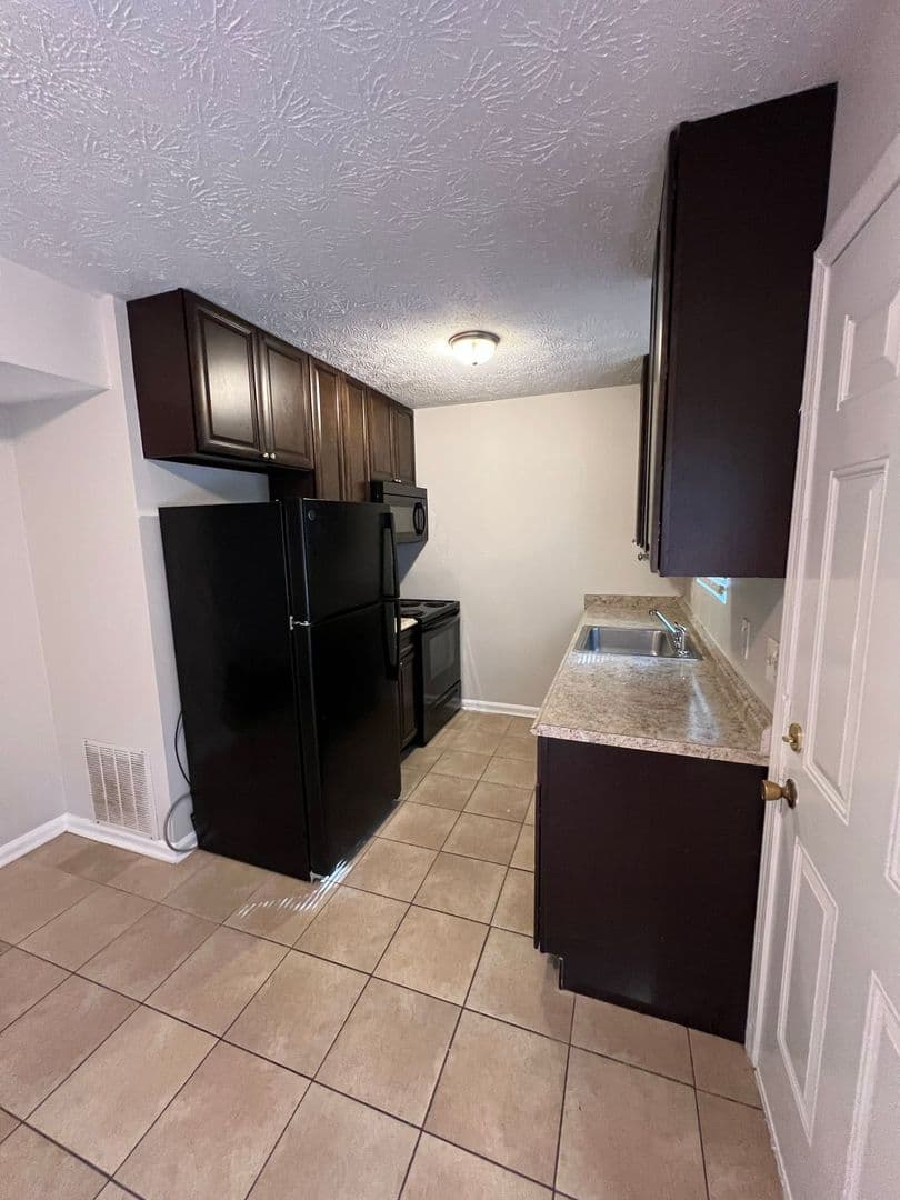 Buford House: 92 N. Alexander Street - #8