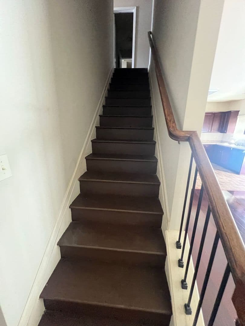 Lawrenceville House: 373 Lobdale Falls Drive