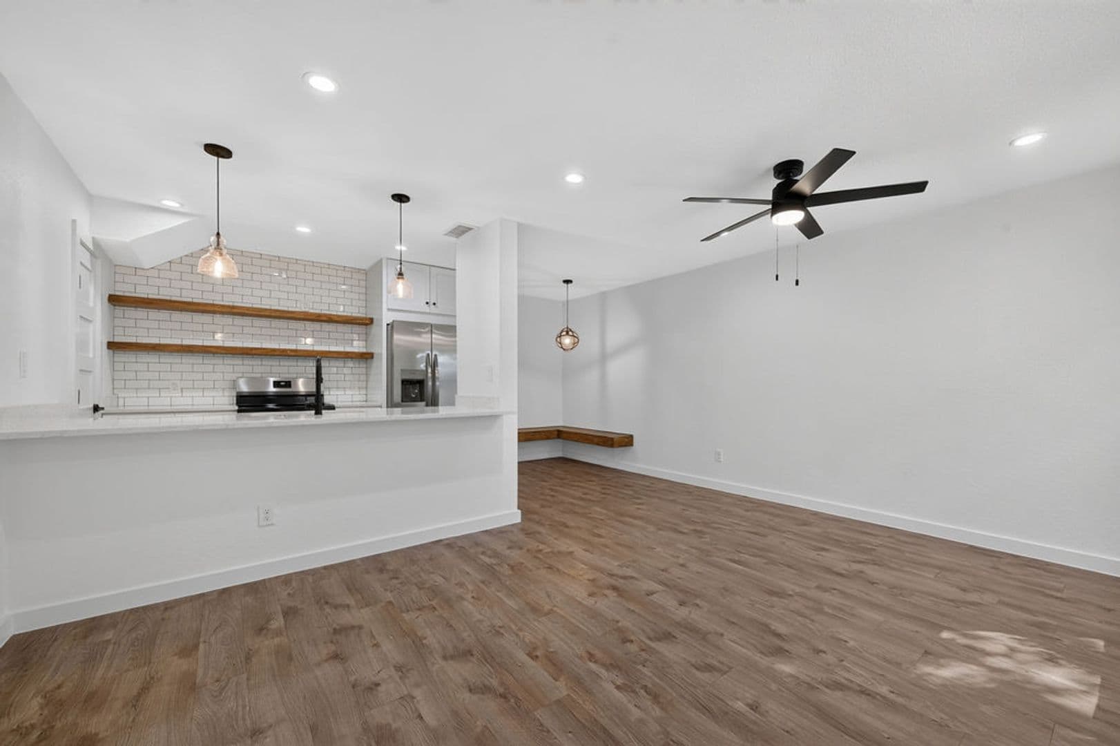 Austin House: 2124 Burton DR