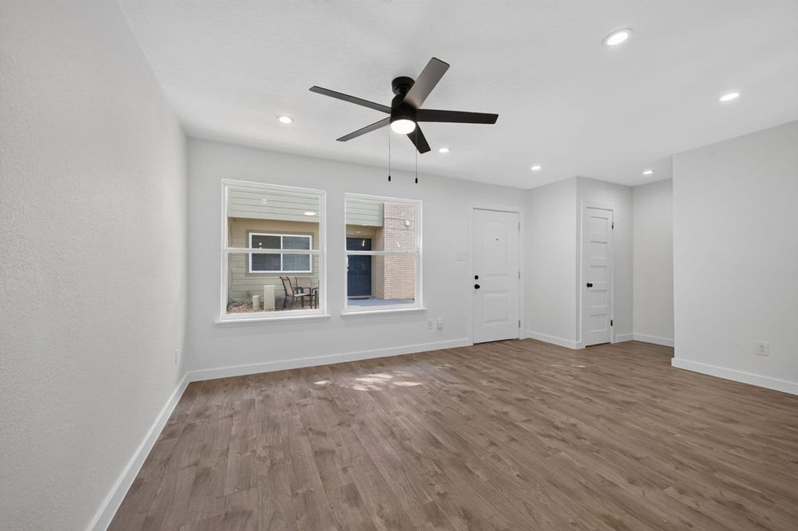 Austin House: 2124 Burton DR