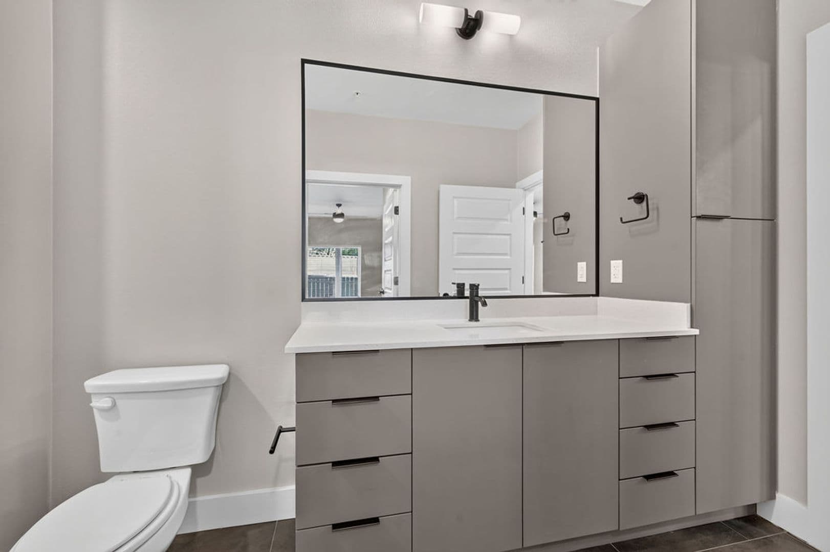 Austin Condo: 2220 Webberville Rd -210