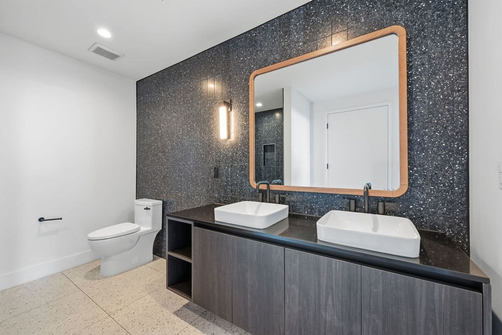 Austin Condo: 48 East Avenue #2506