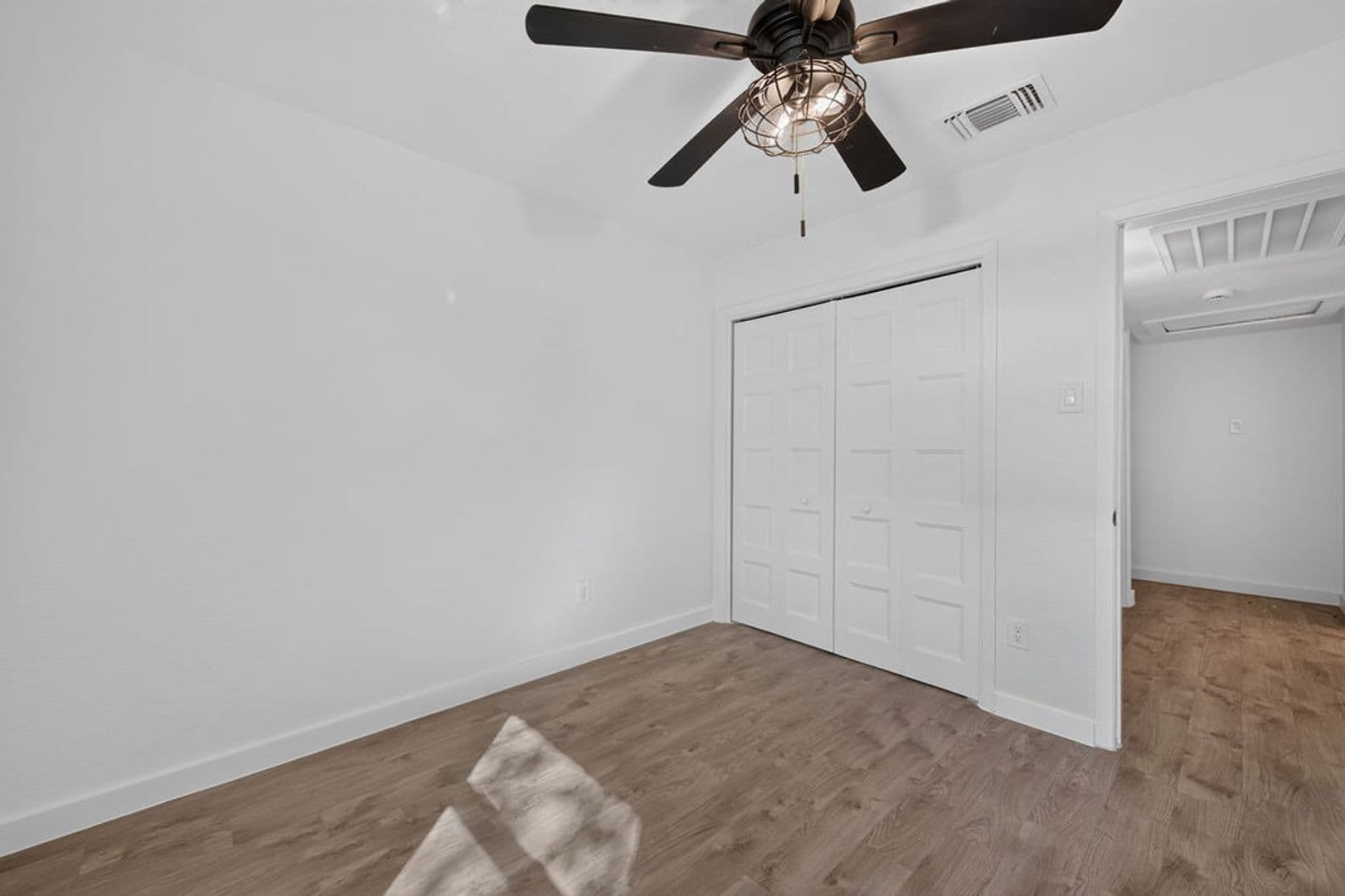 Austin House: 2124 Burton DR
