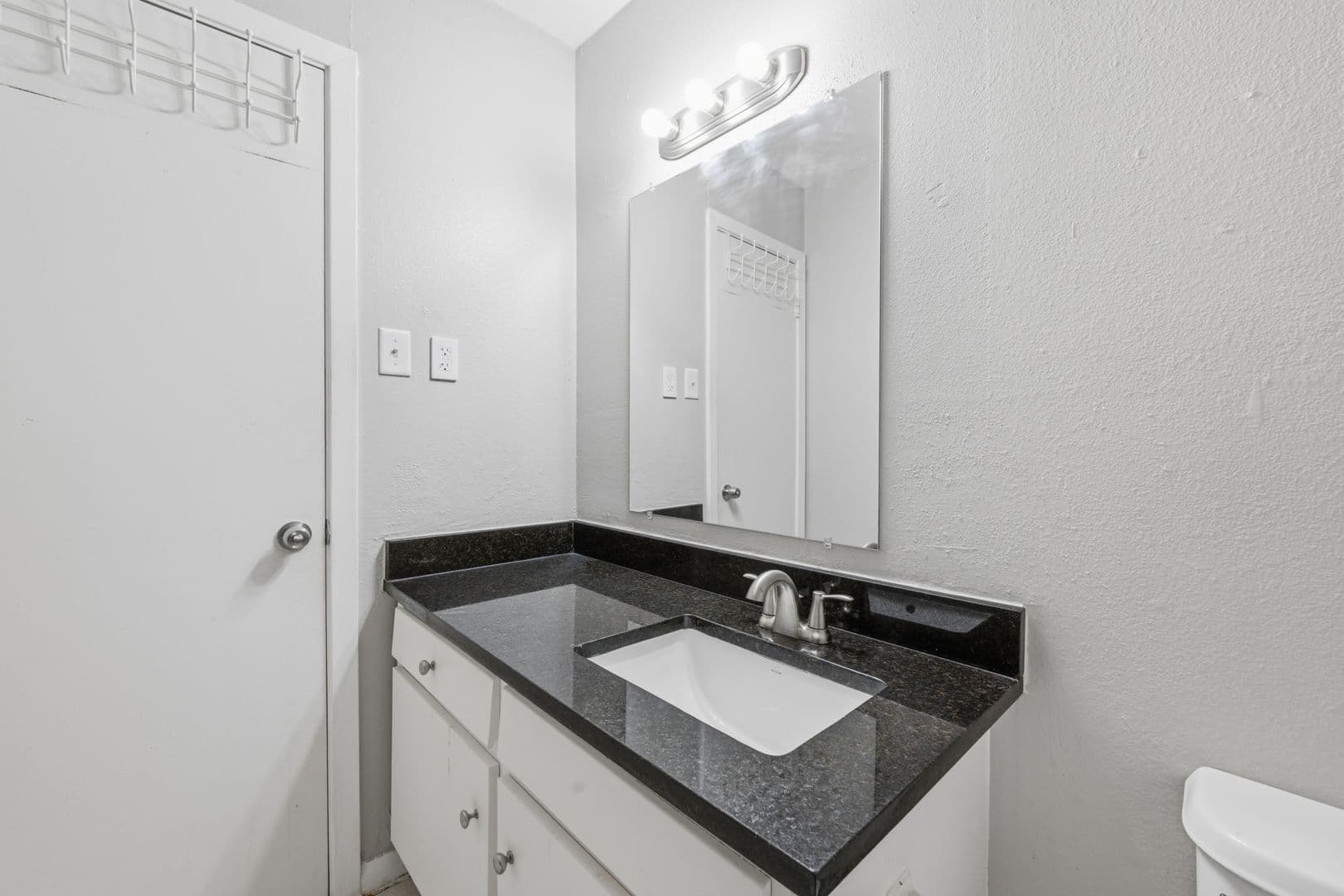 Austin Apartment: 303 W. 40th St.
