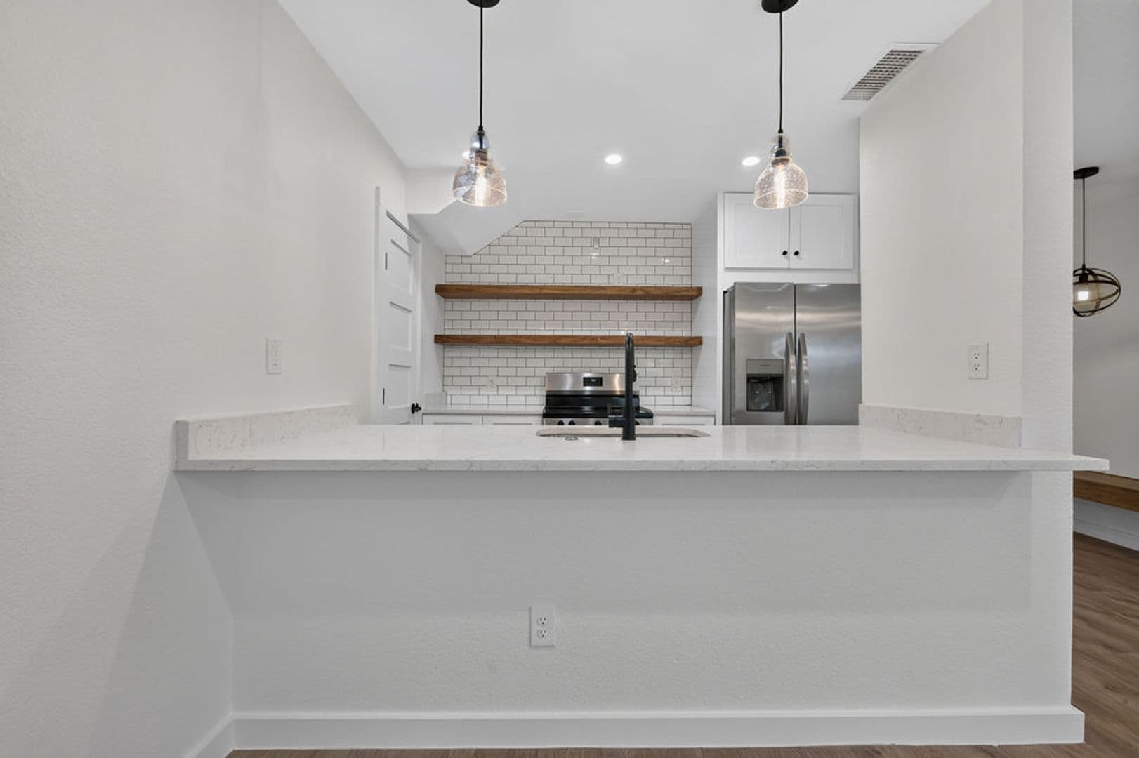Austin House: 2124 Burton DR