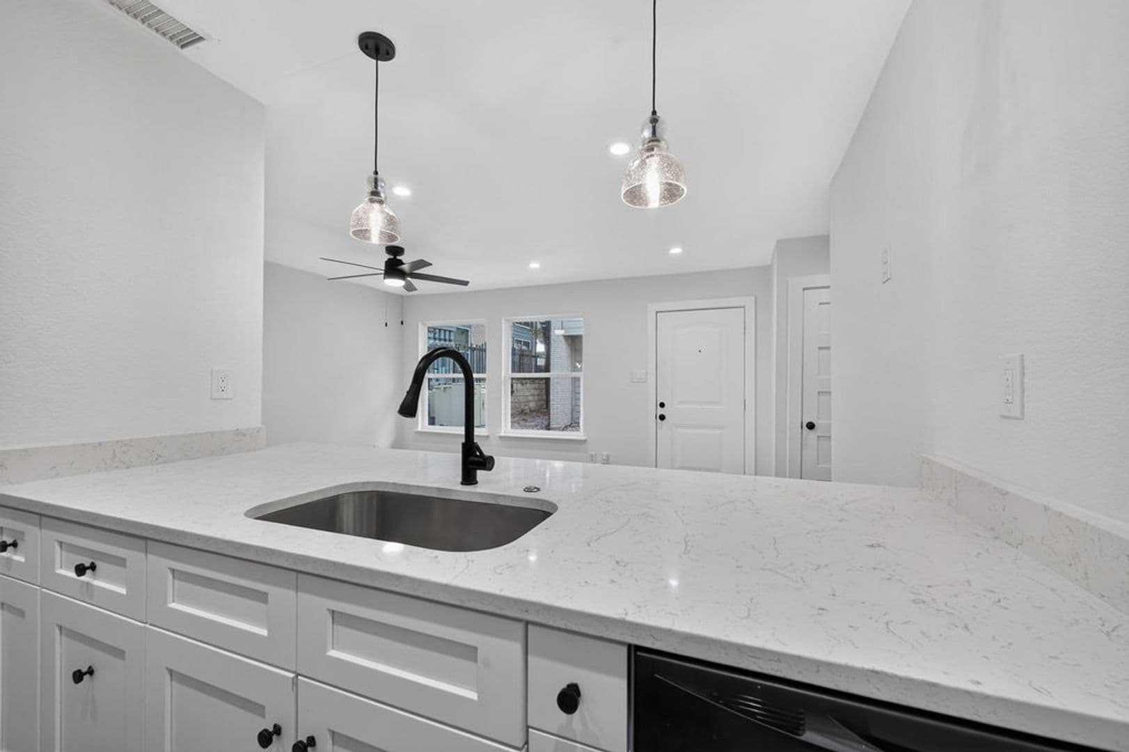 Austin House: 2124 Burton DR