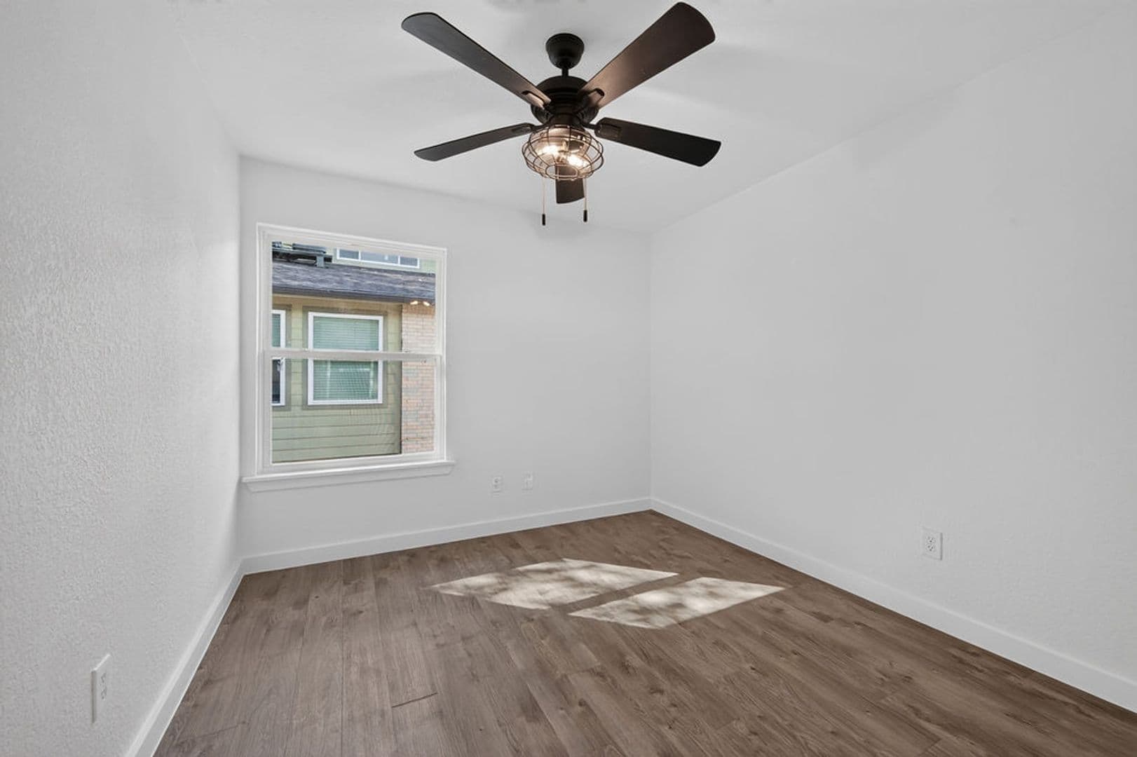 Austin House: 2124 Burton DR