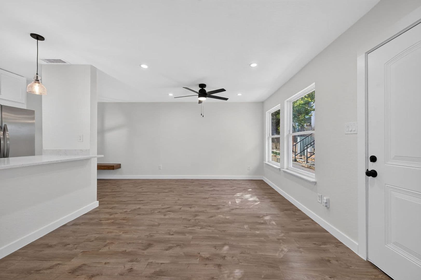 Austin House: 2124 Burton DR