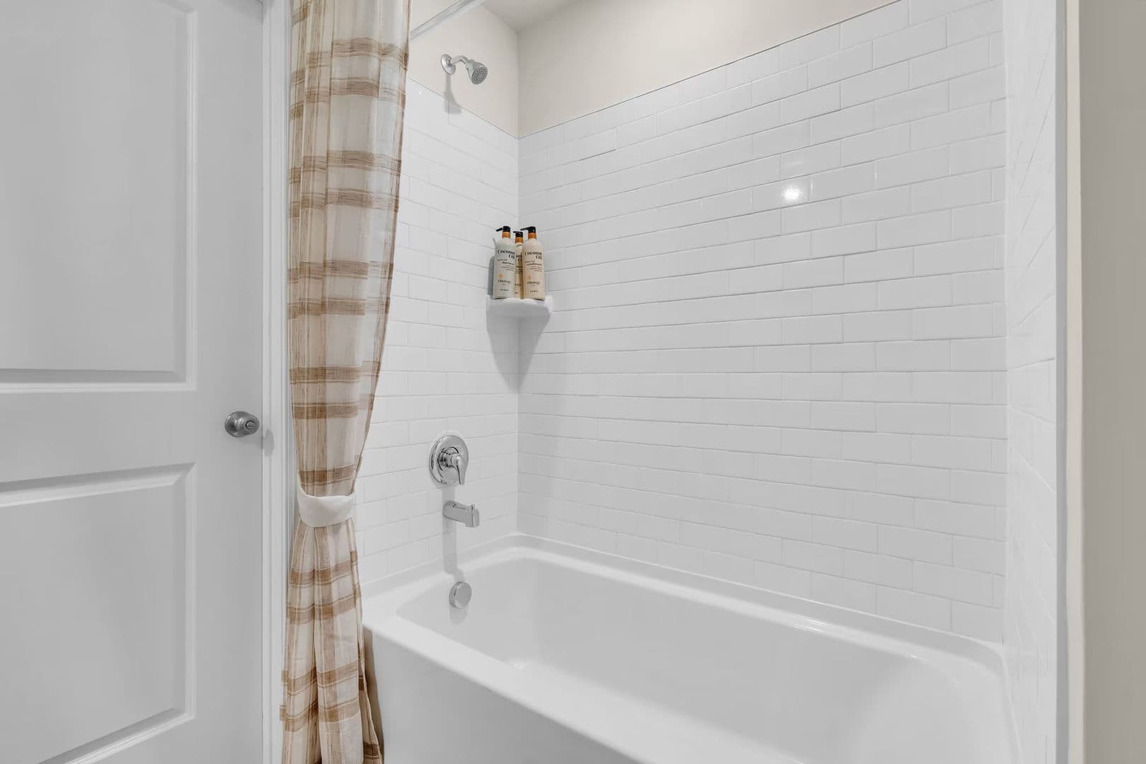 Burlington Township Apartment: 106 Whaler Way