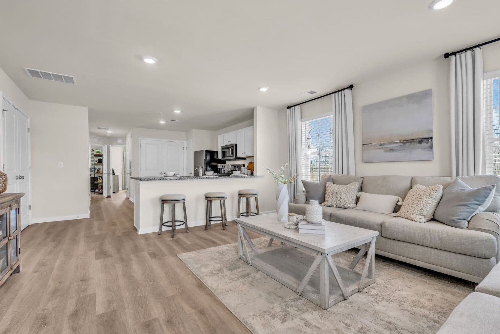 Burlington Township Apartment: 106 Whaler Way