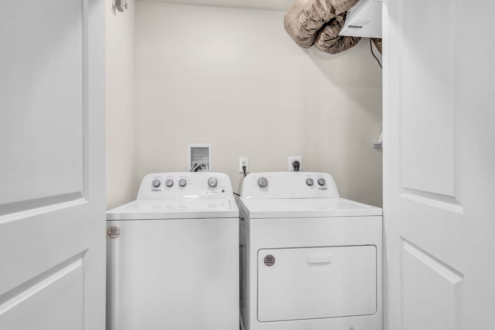 Burlington Township Apartment: 106 Whaler Way