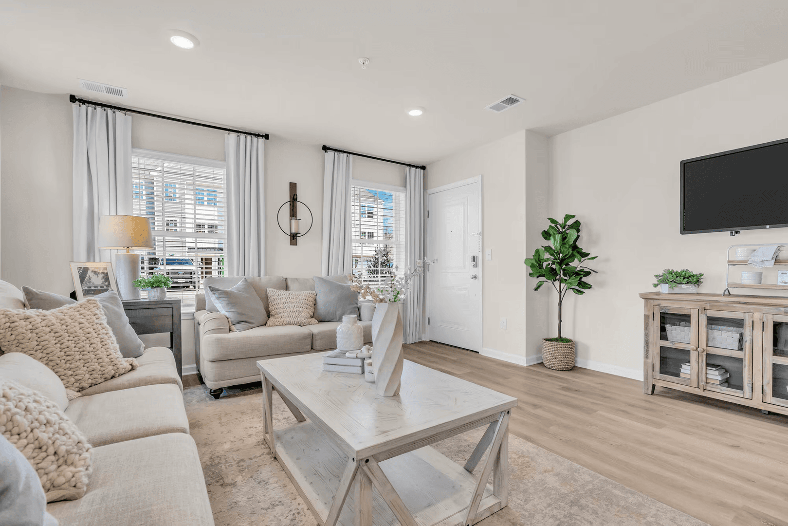 Burlington Township Apartment: 106 Whaler Way