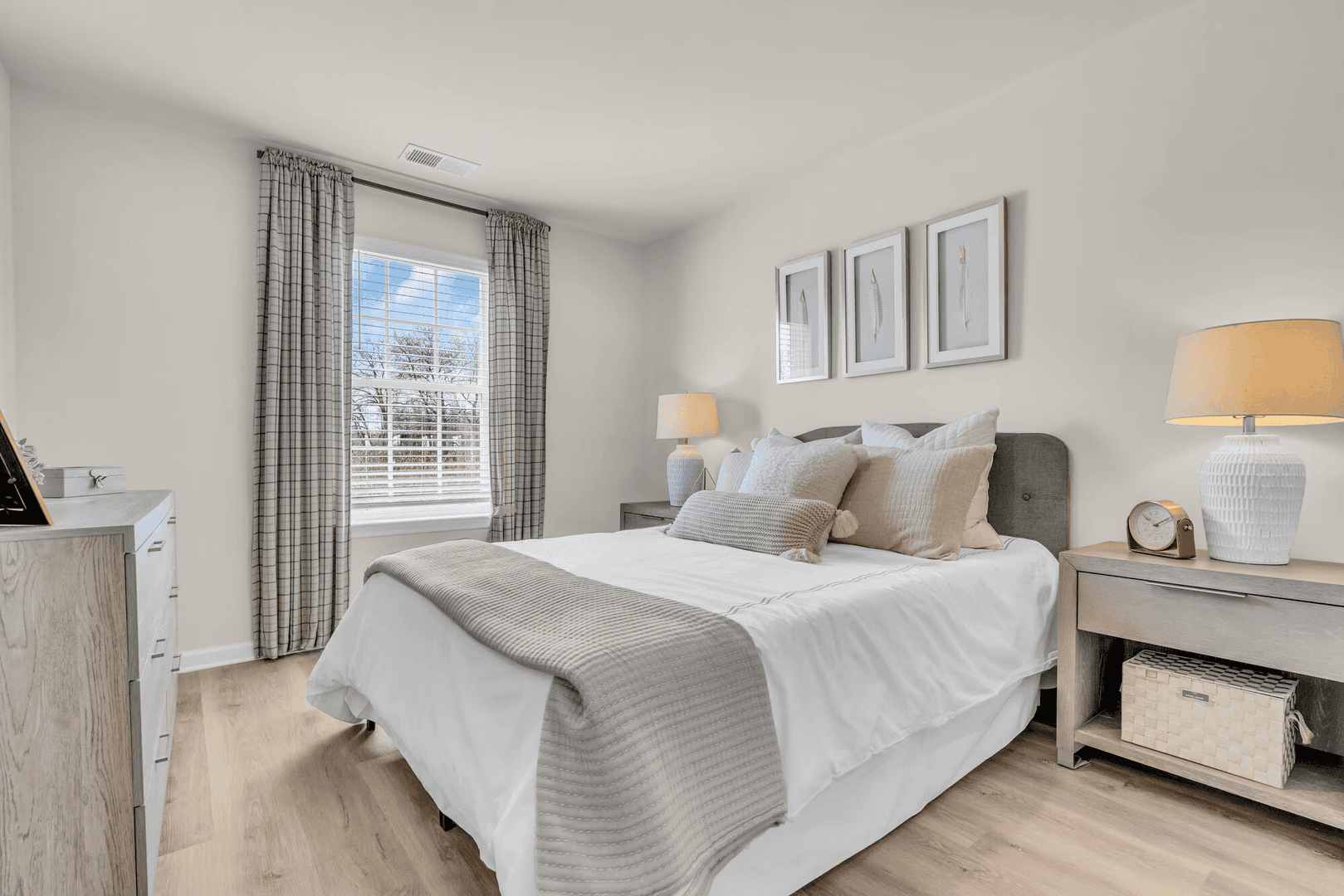 Burlington Township Apartment: 106 Whaler Way