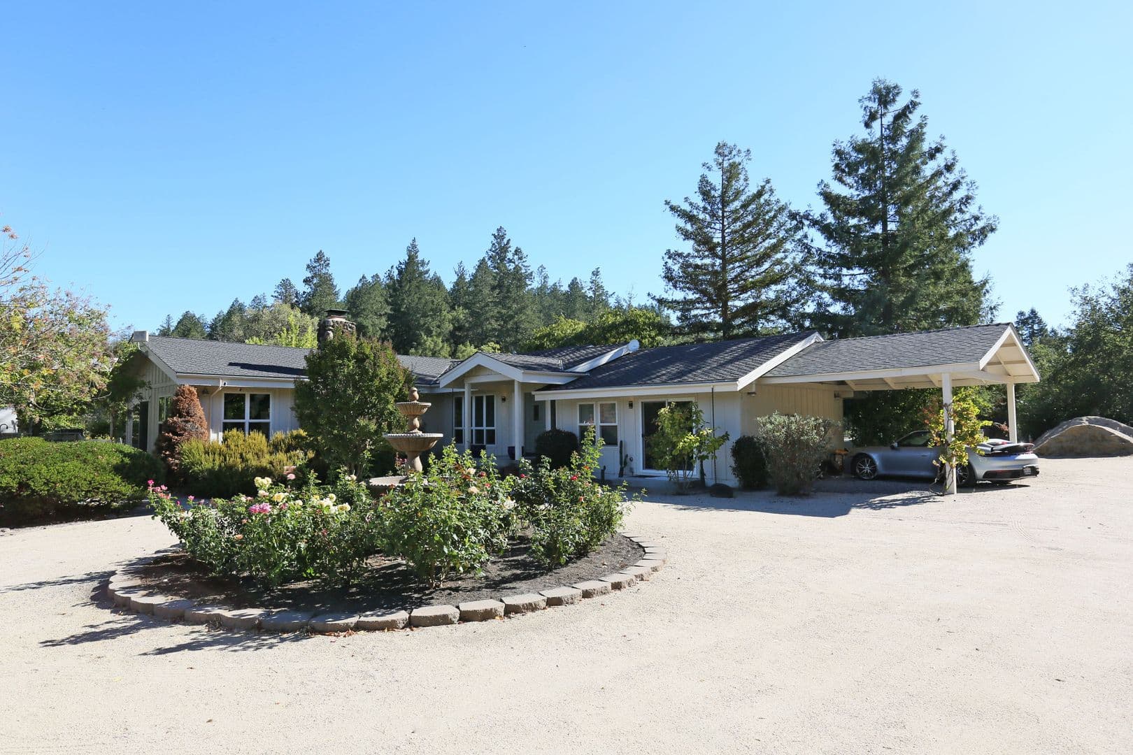 Healdsburg House: 14950 Chalk Hill Road