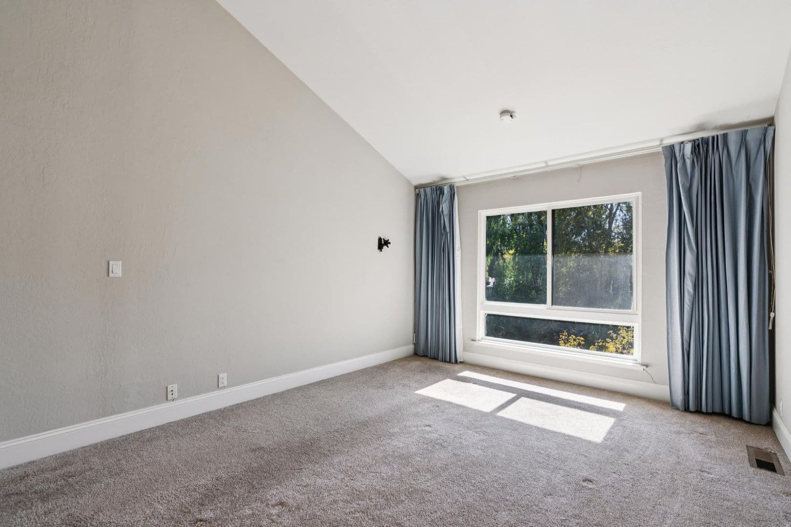 Alamo Apartment: 342 Alamo Square Drive