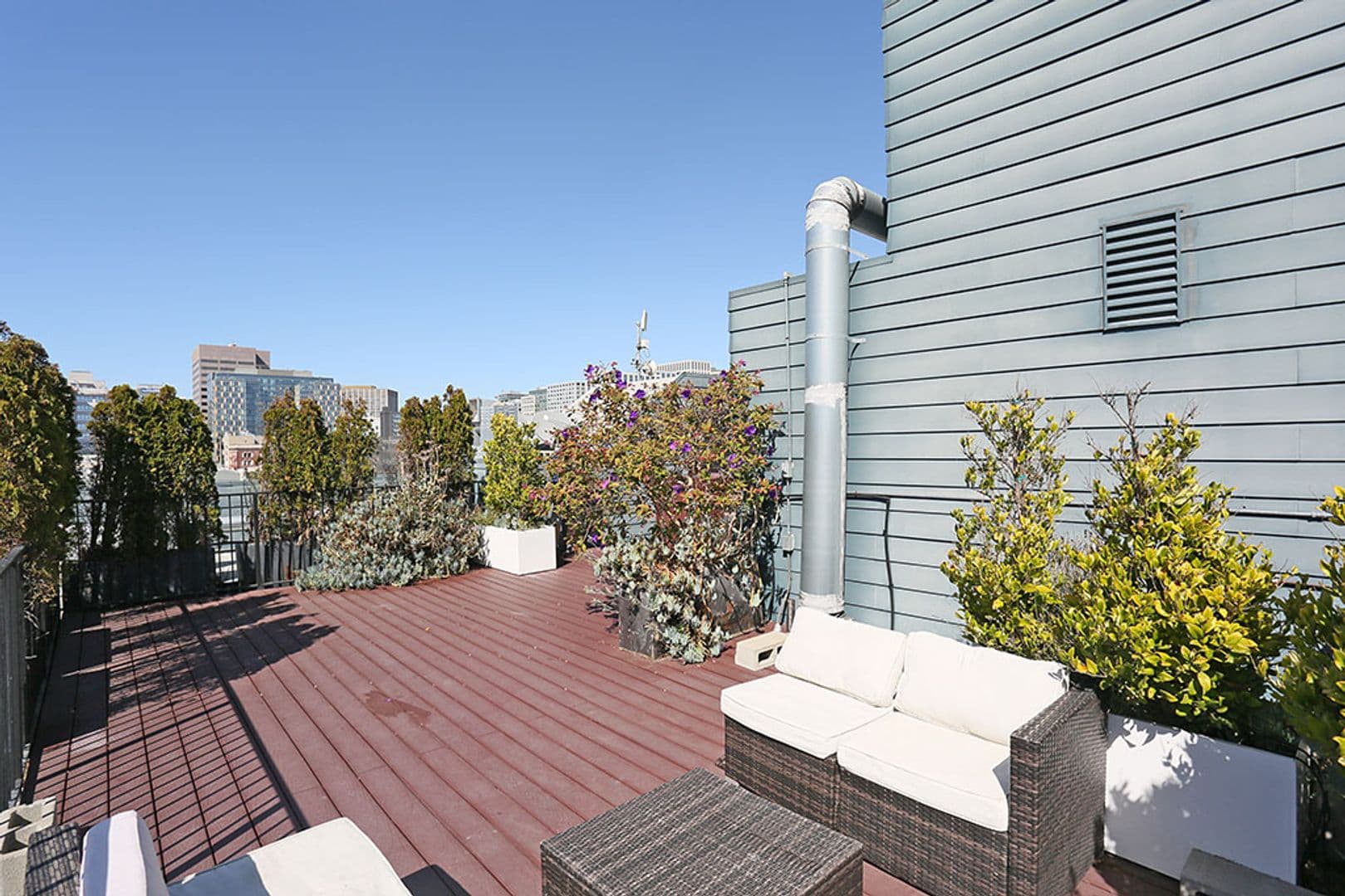 San Francisco House: 252 9th Street #304