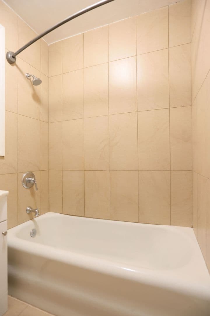 San Francisco Apartment: 494 27th Avenue